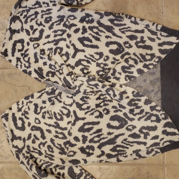 Graphite Leopard Print Twisted Back Sweater - Picture 4 of 9